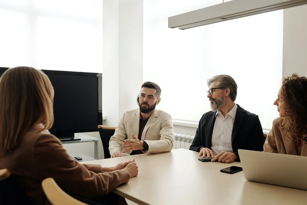 Cum să justifici la interviu că-ți schimbi job-ul în mai puțin de 1 an